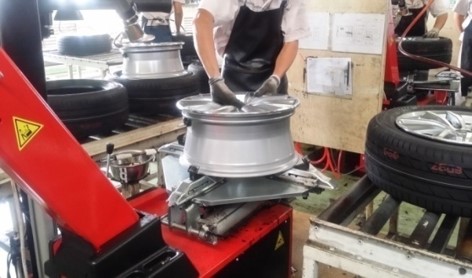 轮胎压装自动化生产线