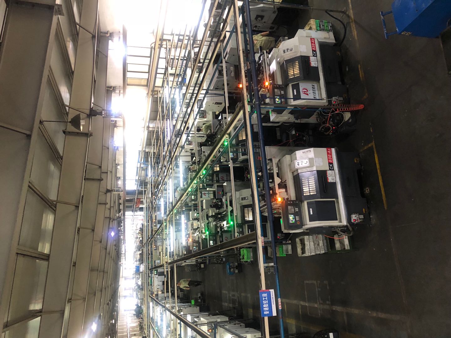 数控机床上下料机械手